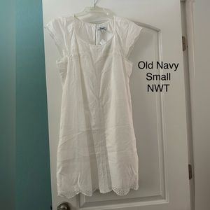 Old Navy Eyelet white dress. New with tag. Small